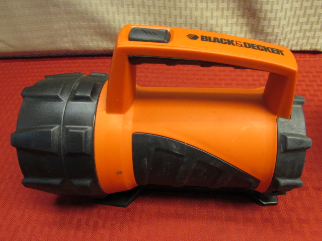 Black and Decker 4D Beam Lantern with Stand Review