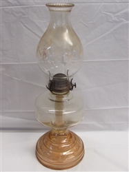 BEAUTIFUL VINTAGE HURRICANE LAMP WITH ORNATE BASE & DECORATIVE GLASS CHIMNEY