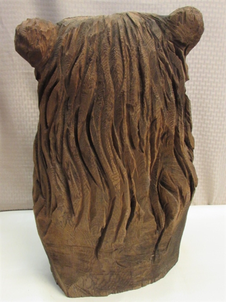 WONDERFUL CHAINSAW CARVED BEAR BUST FOR YOUR PORCH OR INSIDE YOUR RUSTIC CABIN