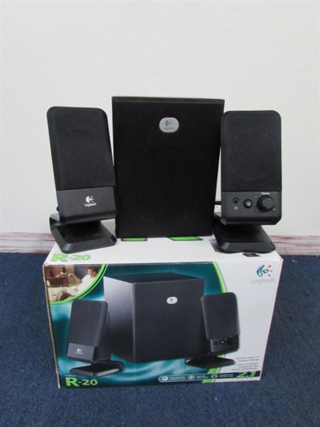 PLUG AND PLAY LOGITECH SPEAKERS