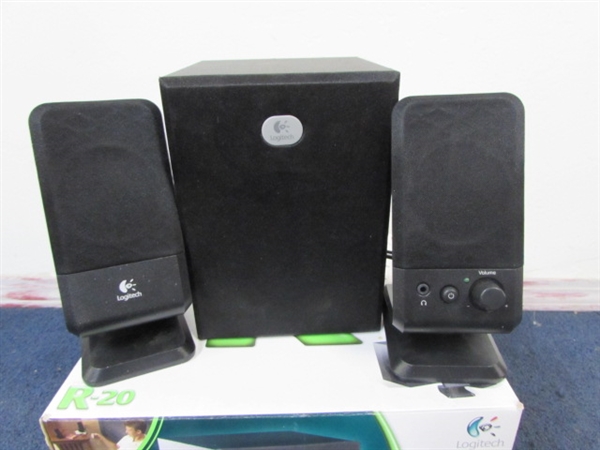 PLUG AND PLAY LOGITECH SPEAKERS