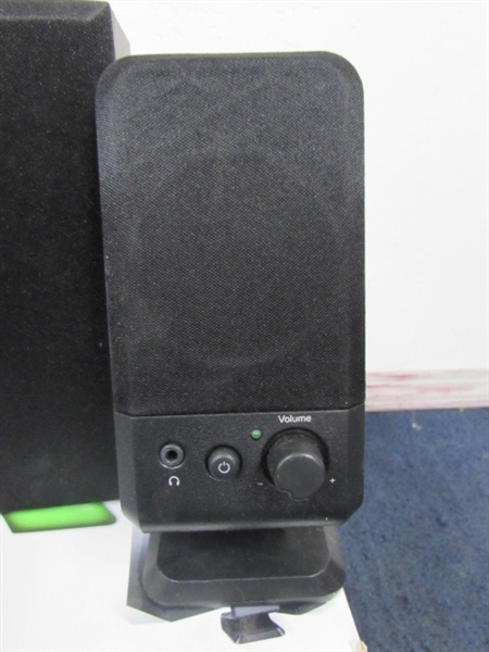 PLUG AND PLAY LOGITECH SPEAKERS