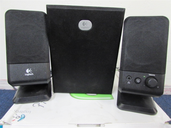 PLUG AND PLAY LOGITECH SPEAKERS