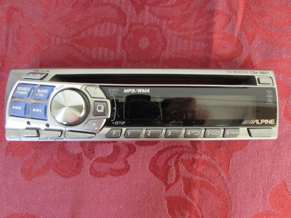 ALPINE CAR AM/FM RADIO WITH 6 DISC CHANGER & A NEW AMPLIFIER