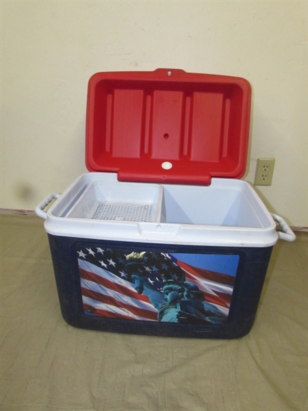 FIVE GALLON RUBBERMAID BEVERAGE CONTAINER AND ICE CHEST