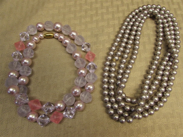 VERY PRETTY VINTAGE JEWELRY!  RINGS, NECKLACES & FAUX PEARLS, BEADS & MORE