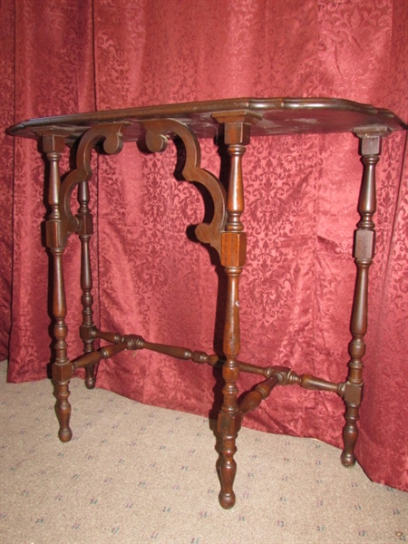 STUNNING ANTIQUE CARVED HALL TABLE BY MCCLELLAND MFG. CO. LOS ANGELES