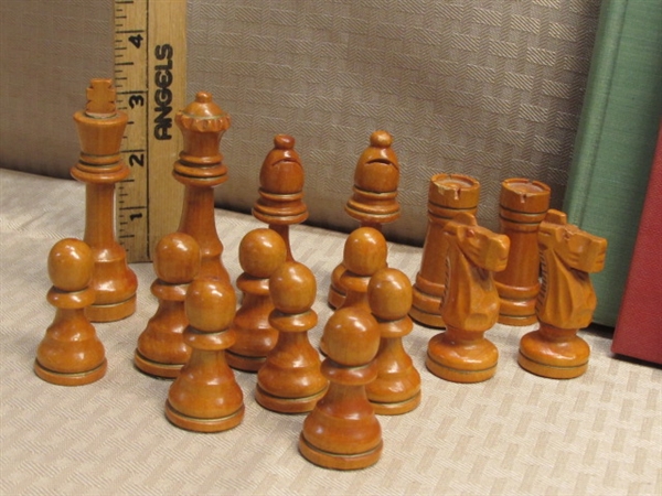 VINTAGE HAND CARVED CHESS PIECES, ALL 32 & 3 VINTAGE BOOKS ON CHESS STRATEGY