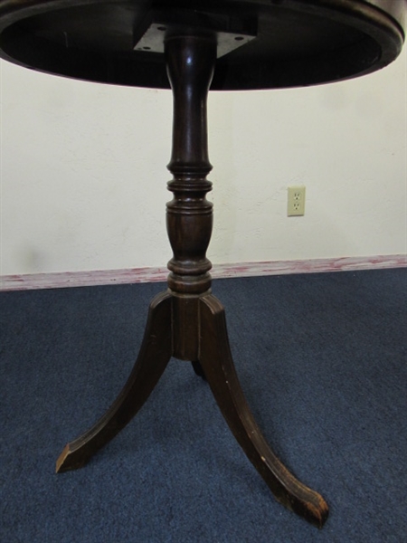 VINTAGE/ANTIQUE  ROUND HALL TABLE 