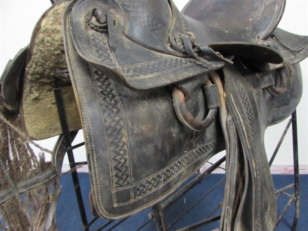 ANTIQUE 1800s HIGH BACK  16 HORSE  SADDLE 