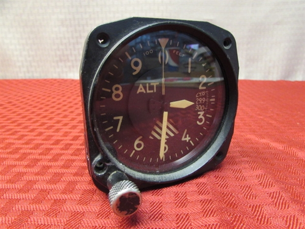 VINTAGE KOLLSMAN AIRCRAFT ALTIMETER