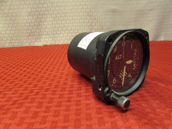 VINTAGE KOLLSMAN AIRCRAFT ALTIMETER