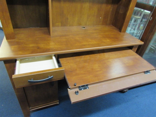 COMPUTER WORK DESK WITH BIG PULL-OUT KEYBOARD DRAWER AND LOTS OF STORAGE!