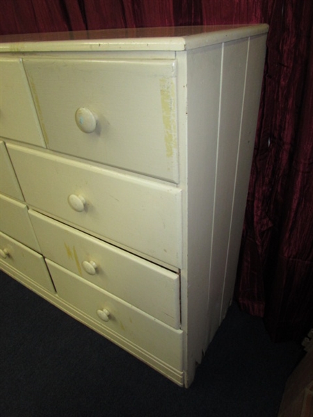 CUTE SHABBY CHIC DRESSER WITH 9 DRAWERS!