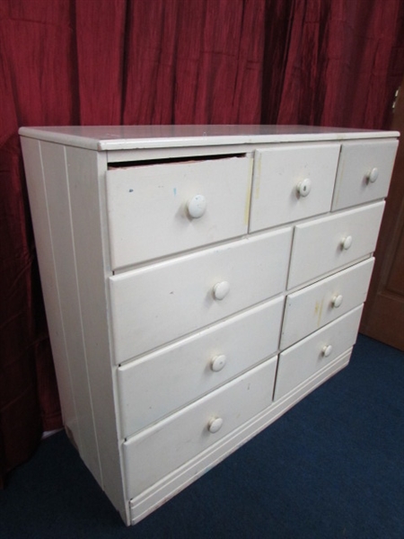 CUTE SHABBY CHIC DRESSER WITH 9 DRAWERS!