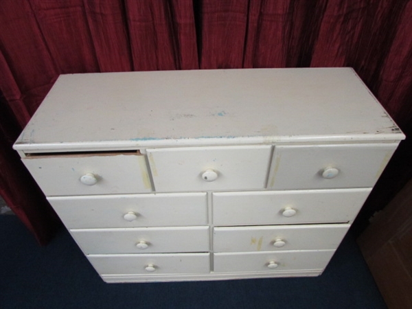 CUTE SHABBY CHIC DRESSER WITH 9 DRAWERS!