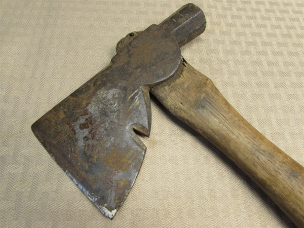 VINTAGE COLLINS RED SEAL CARPENTERS HALF HATCHET FOR USE OR DISPLAY!