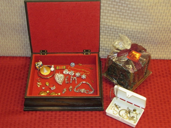 JEWELS BY CANDLELIGHT-WOOD JEWELRY BOX WITH RHINESTONES, 14K GOLD & MORE PLUS A NEVER BURNED CANDLE