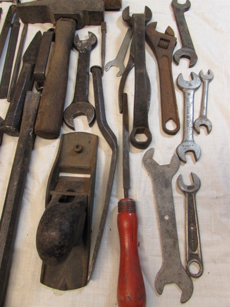 METAL CRAFTSMAN TOOL BOX WITH TORCH AND LOADS OF TOOLS