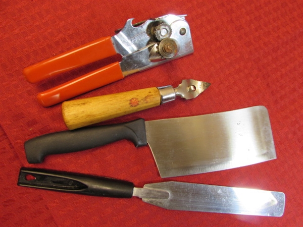 NICE ASSORTMENT OF EVERYDAY HANDY KITCHEN ITEMS-PYREX BOWLS,  SS LADLES & ICE CREAM SCOOPS & LOTS MORE