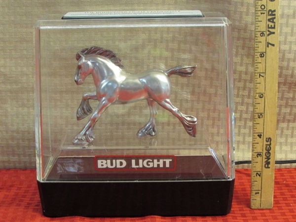 A MUST HAVE FOR THE HORSE LOVER OR MAN CAVE!  BUDWEISER CLYDESDALE LIGHT