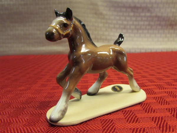 COLLECTIBLE PORCELAIN HAGAN-RENAKER MINI CLYDESDALE