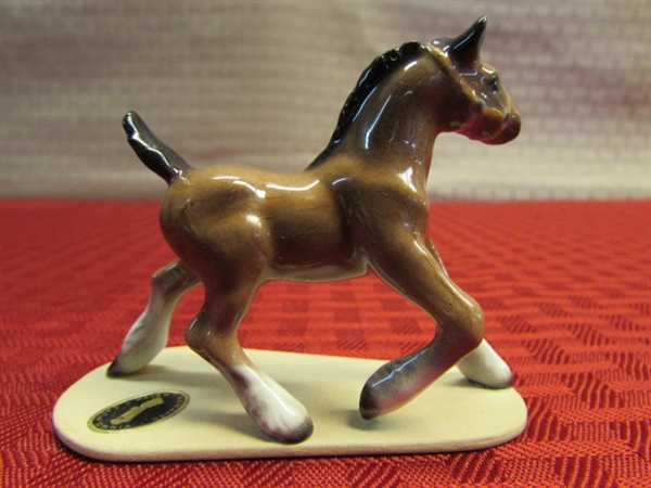 COLLECTIBLE PORCELAIN HAGAN-RENAKER MINI CLYDESDALE