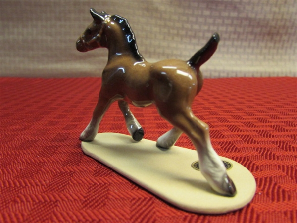 COLLECTIBLE PORCELAIN HAGAN-RENAKER MINI CLYDESDALE