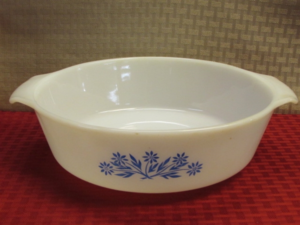 PRETTY PYREX MIXING BOWL, COWBOY SKILLET, HOOSIER GLASS BOWL, 2 CASSEROLE DISHES, PYREX GLASS PAN & FOOD STORAGE