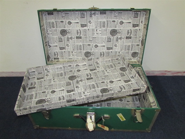 COOL GREEN TRUNK FULL OF SEASIDE TREASURES