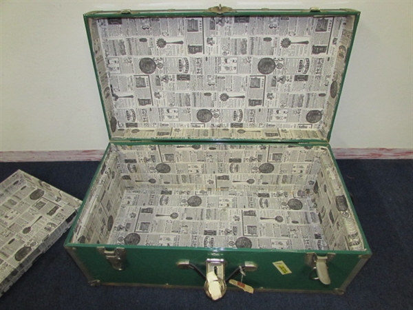 COOL GREEN TRUNK FULL OF SEASIDE TREASURES