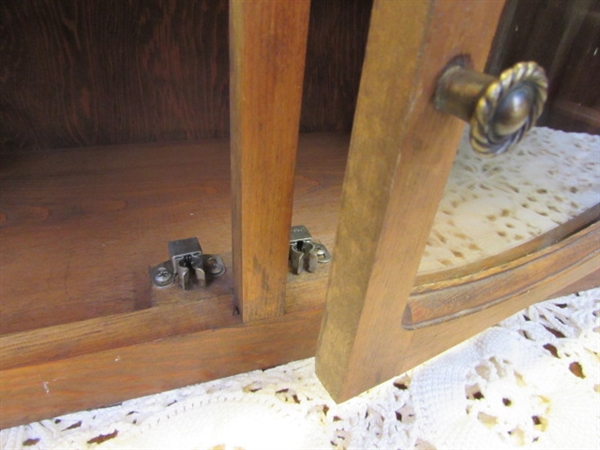 PRETTY LIGHTED CABINET WITH TWO SHELVES