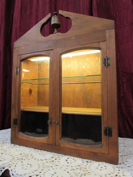 PRETTY LIGHTED CABINET WITH TWO SHELVES