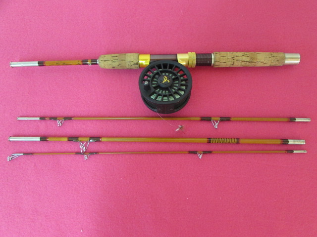 Lot Detail - BEAUTIFUL EAGLE CLAW FLY FISHING ROD & REEL WITH FLY'S & BASS  PRO FISHING BAG
