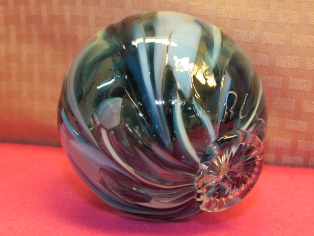 Lot Detail - GORGEOUS HAND BLOWN GLASS DECORATIVE BALL WITH BLUE SWIRL ...