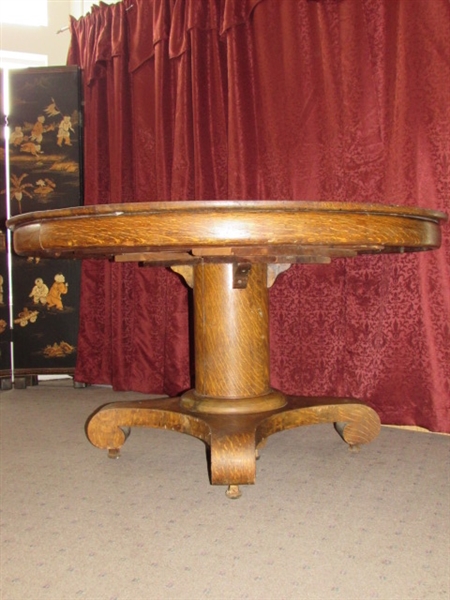 ANTIQUE TIGER OAK PEDESTAL TABLE