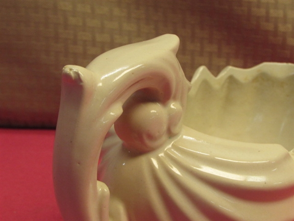 RARE VINTAGE SIGNED MCCOY POTTERY GRAVY BOAT