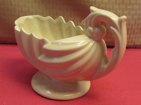 RARE VINTAGE SIGNED MCCOY POTTERY GRAVY BOAT