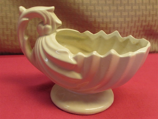 RARE VINTAGE SIGNED MCCOY POTTERY GRAVY BOAT