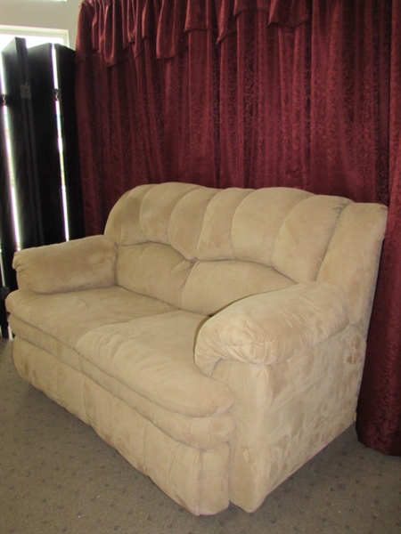 PLUSH LANE FURNITURE INDUSTRIES DOUBLE WALL HUGGER RECLINING LOVE SEAT 