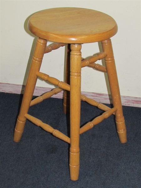 WELL MADE SOLID OAK SWIVEL BAR STOOL WITH TURNED LEGS #2