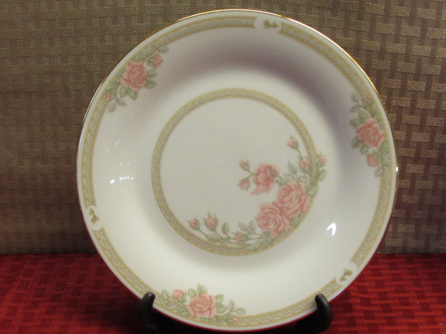 Lot Detail - CROWN MING CHRISTINA FINE CHINA ROSE 8 DINNER PLATES, 8 ...