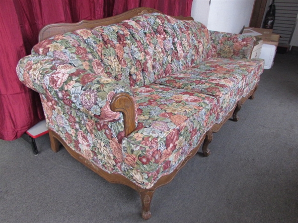 BEAUTIFUL ANTIQUE TAPESTRY SOFA WITH CARVED LEGS & DETAILS