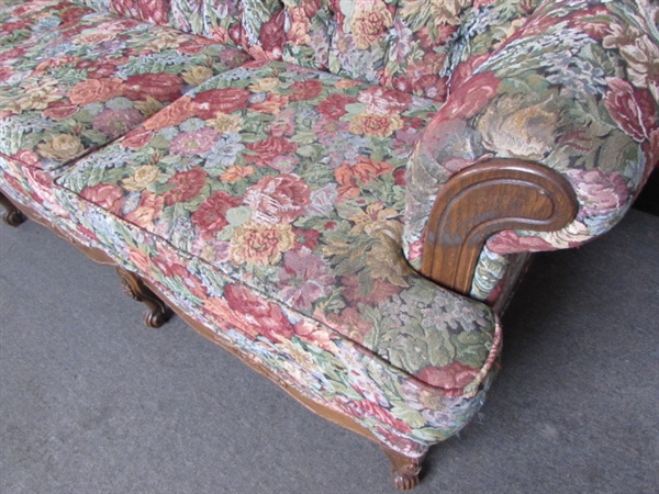 BEAUTIFUL ANTIQUE TAPESTRY SOFA WITH CARVED LEGS & DETAILS