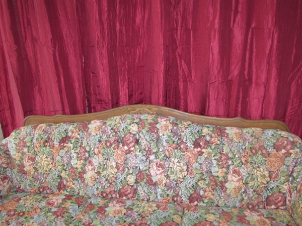 BEAUTIFUL ANTIQUE TAPESTRY SOFA WITH CARVED LEGS & DETAILS