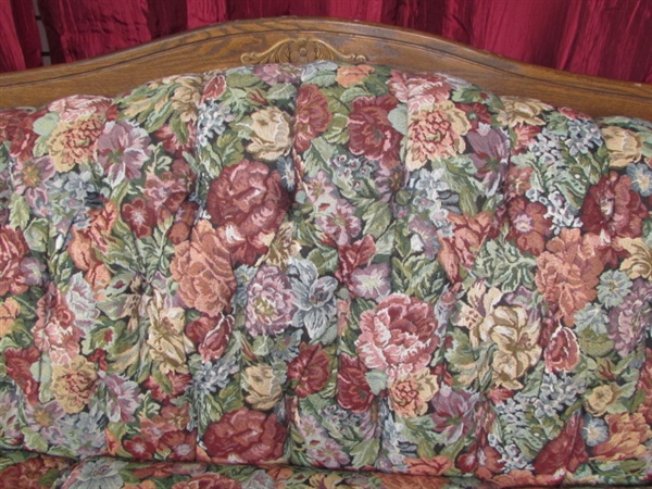 BEAUTIFUL ANTIQUE TAPESTRY SOFA WITH CARVED LEGS & DETAILS