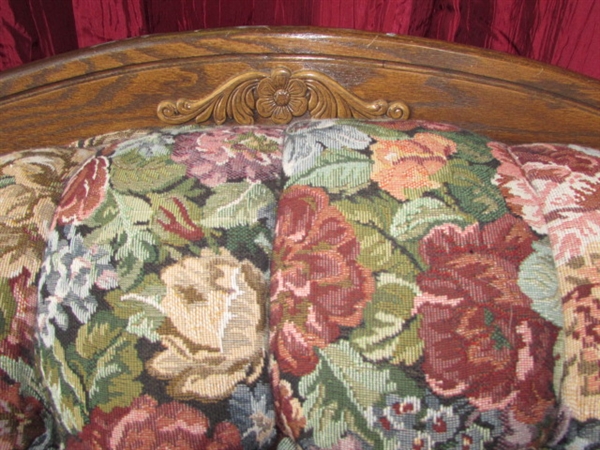 BEAUTIFUL ANTIQUE TAPESTRY SOFA WITH CARVED LEGS & DETAILS