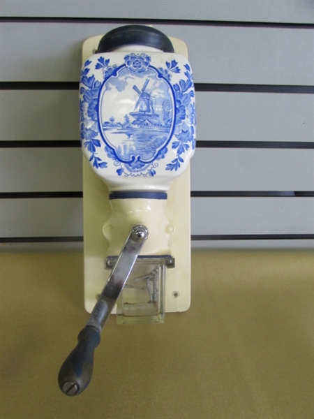 ANTIQUE DEVE DELFT BLUE HOLLAND COFFEE GRINDER