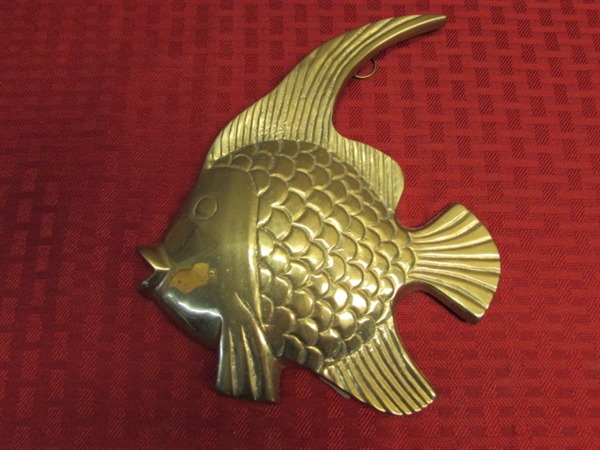 A SCHOOL OF FISH FOR YOUR WALL! FOUR VINTAGE SOLID BRASS FISH WALL PLAQUES