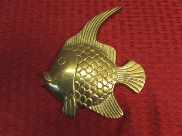 A SCHOOL OF FISH FOR YOUR WALL! FOUR VINTAGE SOLID BRASS FISH WALL PLAQUES